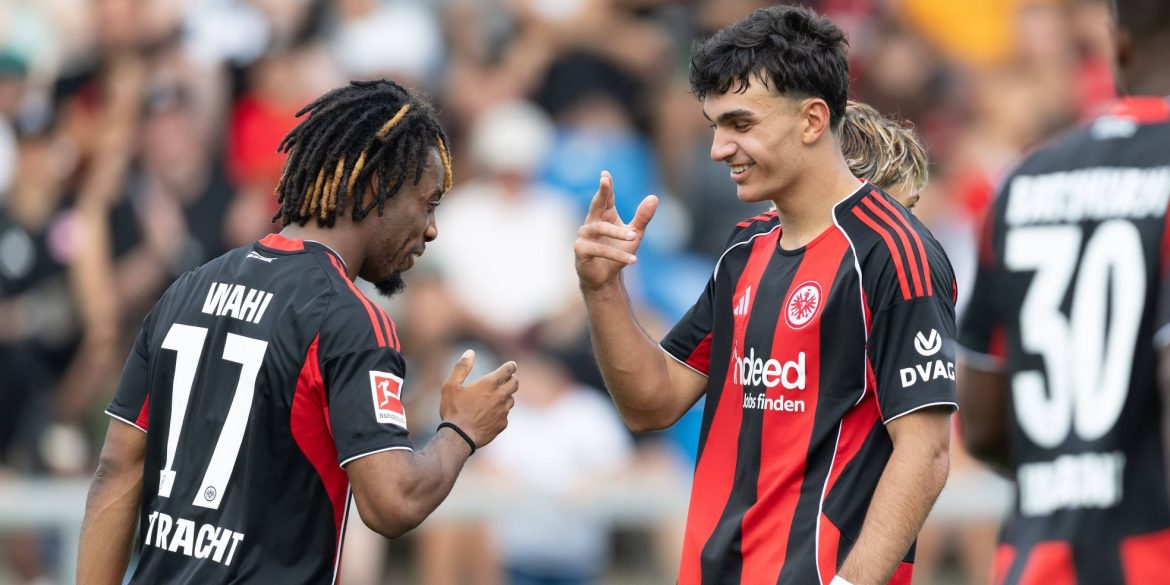Transfergerüchte: Eintracht-Star vor Wechsel? BVB will Bundesliga-Stürmer